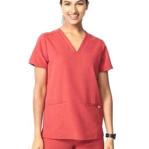 FIGS Women's Casma Three-Pocket Scrub Top Clay L